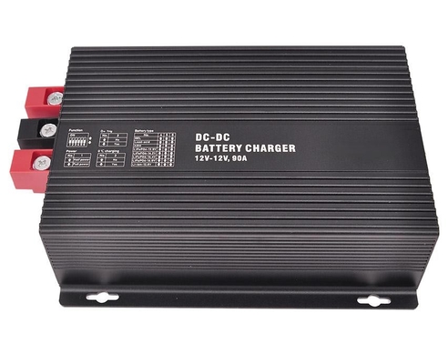 12V 30A DC φορτιστή μπαταρίας με 390W Pvmax Αντίστροφη προστασία από πολικότητα Ανερόστεγος βαθμός IP20/IP65