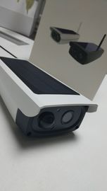 Κάμερα 1080P 2 ηλιακής ενέργειας μέγα ασύρματη κάμερα μπαταριών πολυμερούς λίθιου εικονοκυττάρων ενσωματωμένη 7650 Mah