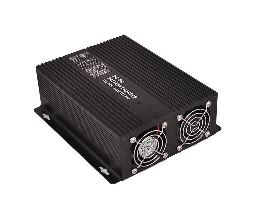 Εύκολο φορτιστή μπαταρίας 12V DC με τάση εκκίνησης μπαταρίας και χαμηλό ρεύμα αυτοκατανάλωσης